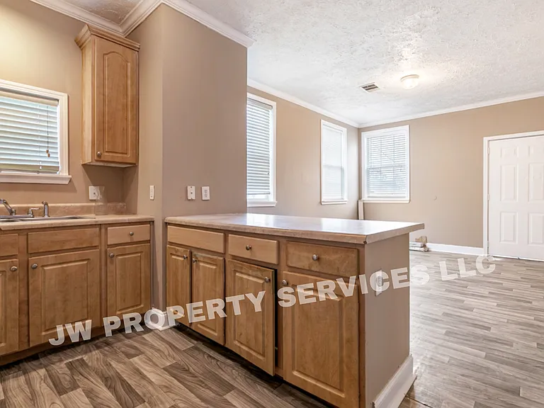 1414A Sumner St — Photo 3
