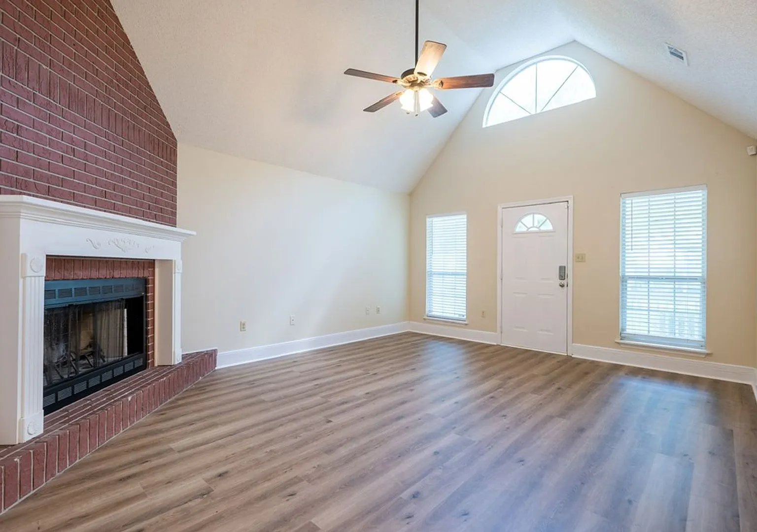 Available Soon! 156 Beaver Street — Photo 4