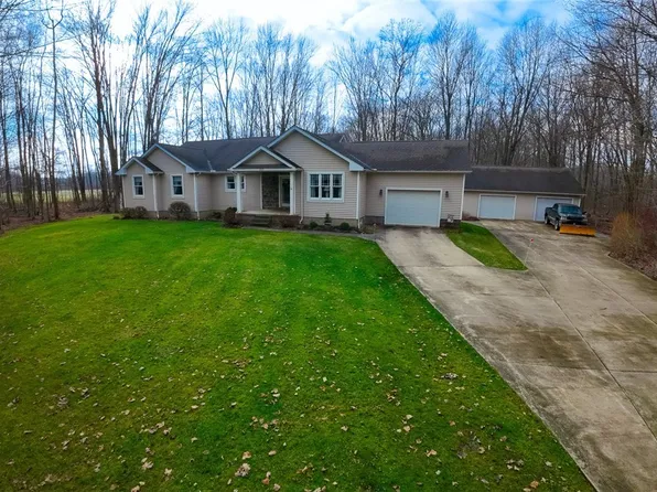 533 Middle Rd, Conneaut, OH 44030