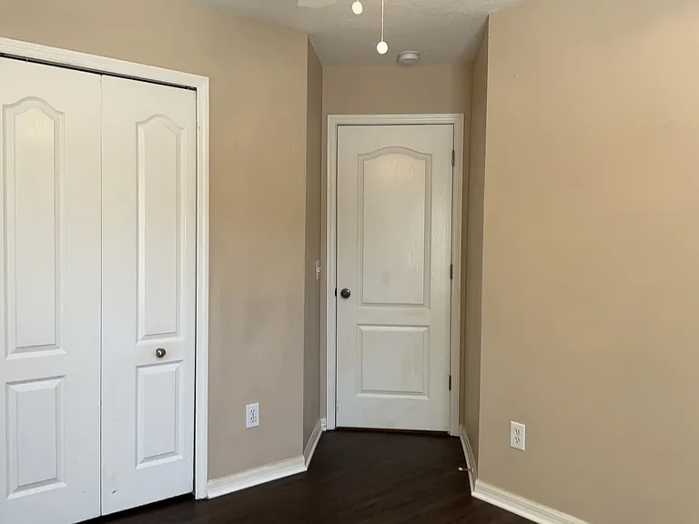 7415 Oxford Garden Cir — Photo 22