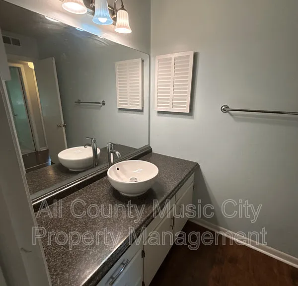 515 Basswood Ave #J-92 — Photo 11
