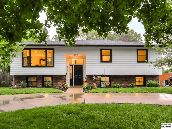 609 N Walnut St, Glenwood, IA 51534