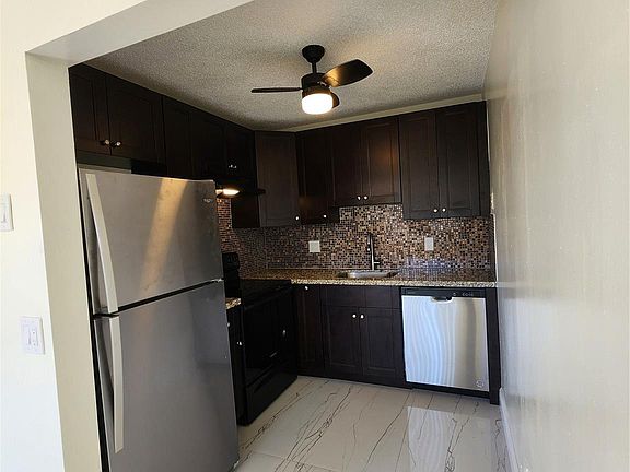 3rd image of 600 Village Green Ct APT 309
