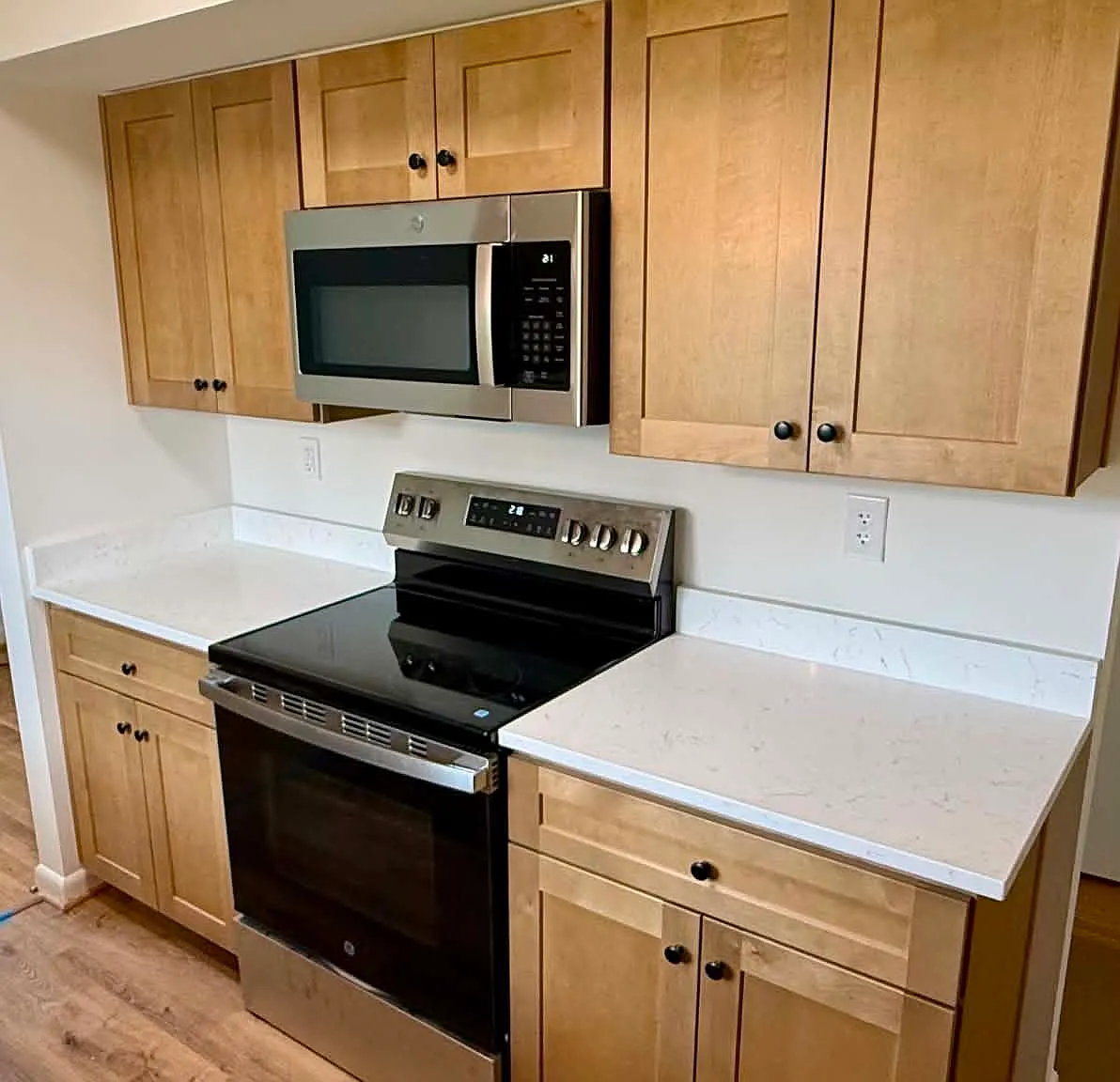3 bed, 963 sqft, $2,100 — Photo 2