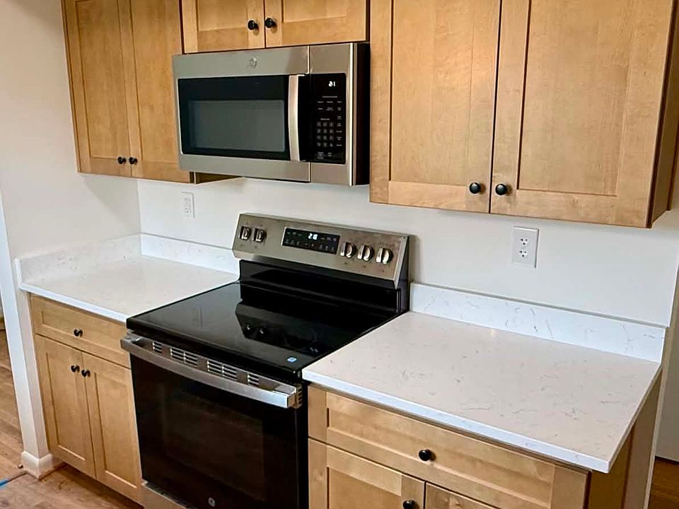 2nd image of 2329 Wilson Blvd
