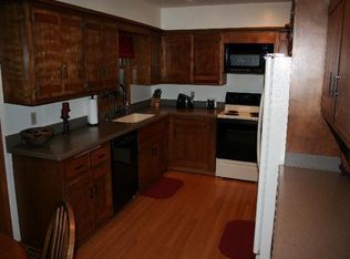 334 Macarthur Dr, Mukwonago, WI 53149