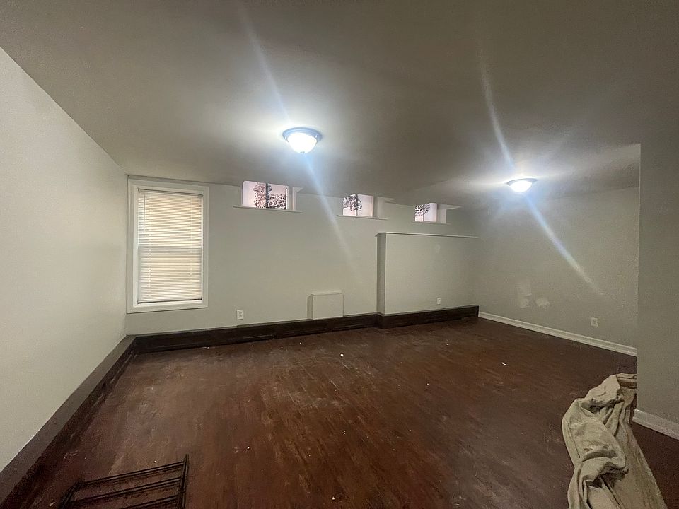1st image of 17 Mulberry St APT 1
