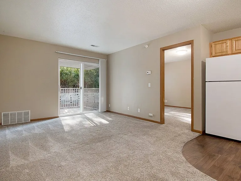 Deerfield Apartments Council Bluffs — Photo 9