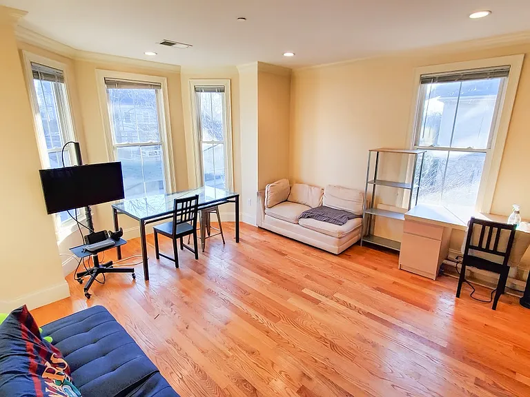11 Sparhawk St #4 — Photo 1