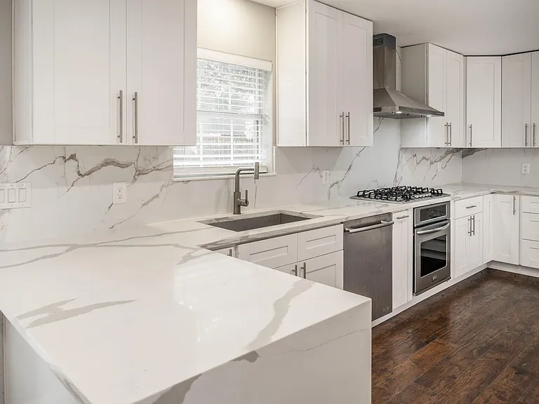 1907 Ashford Hollow Ln — Photo 16