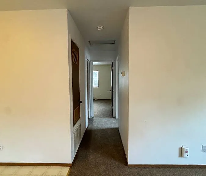 1407 Mission Blvd — Photo 4