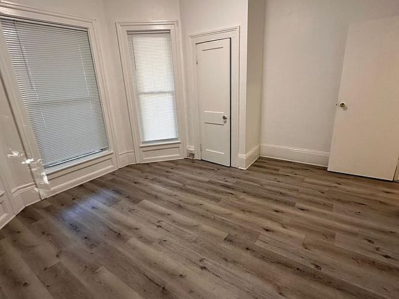 3rd image of 1403-1405 Main St