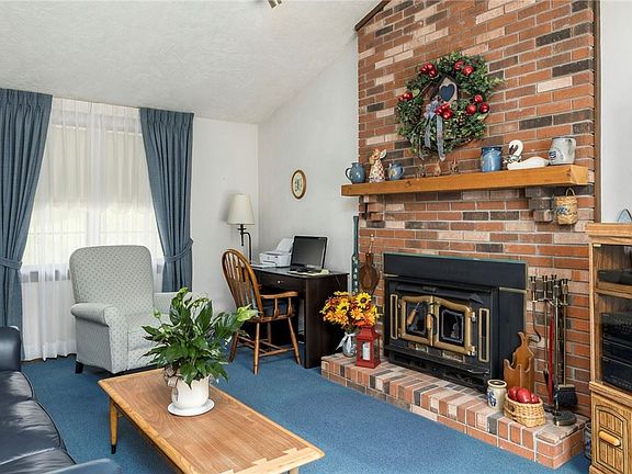 4th image of 253 Laddie Dr