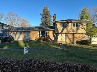 1009 Meadowview Dr, Mendota, IL 61342