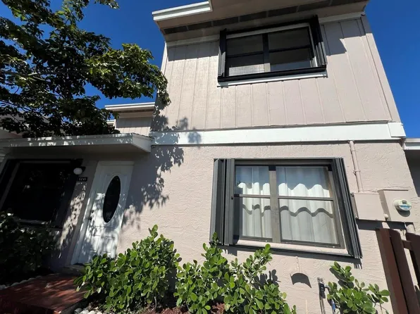 5241 Jog Ln, Delray Beach, FL 33484