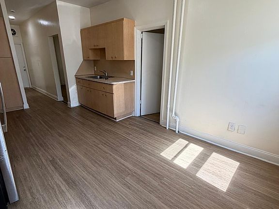 3rd image of 125 Chestnut St APT 1