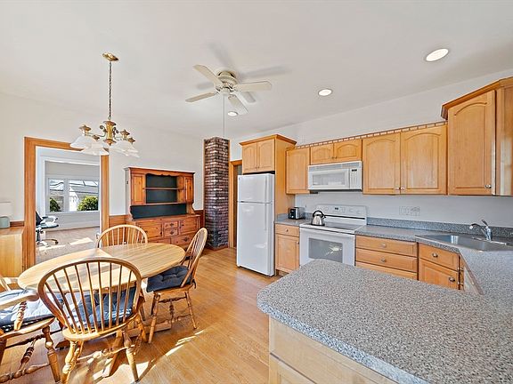 2nd image of 160 Glenellen Rd