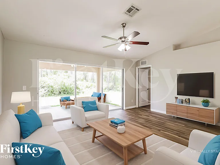 915 Kanuga St E — Photo 4