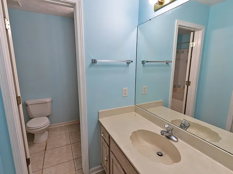 1901 Calumet Pkwy — Photo 19