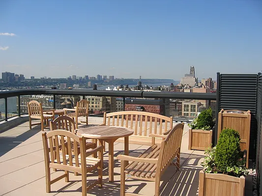 Sold by Corcoran | media 7