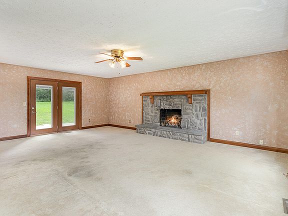 4th image of 170 Burgess Ln
