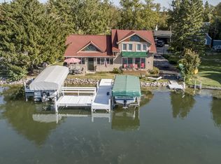 W345S10423 Wambold Rd, Mukwonago, WI 53149