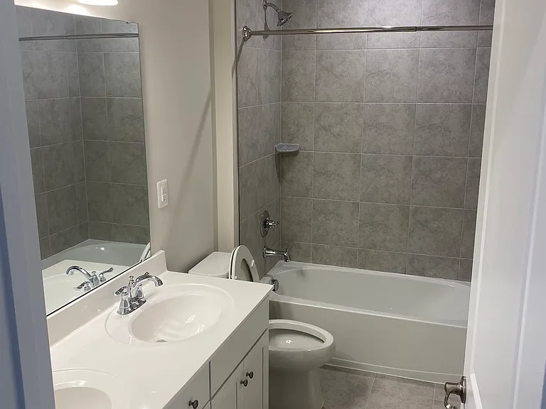1009 Headquarters Way — Photo 4