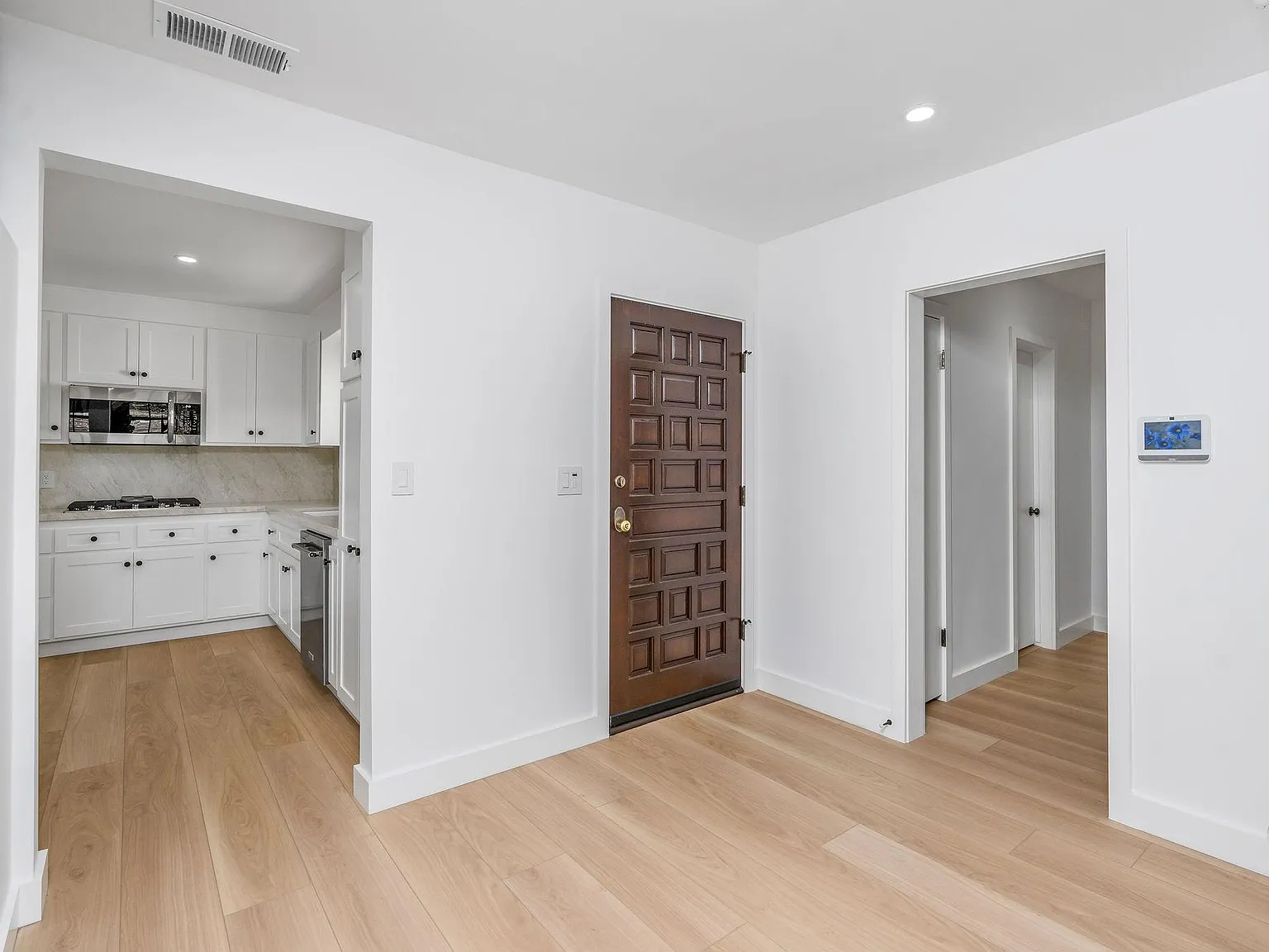 4 bed, 2014 sqft, $9,500 — Photo 4