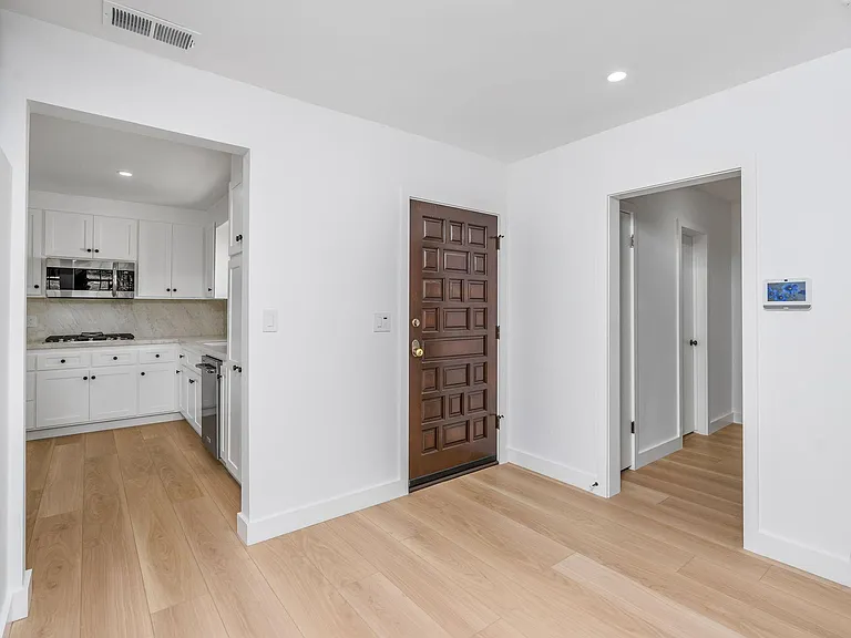 1314 Glenavon Ave — Photo 4
