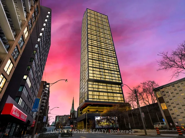 319 Jarvis St #1612, Toronto, ON M5B 0C8