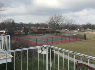 718 Butterfield Rd APT 317, Oakbrook Terrace, IL 60181