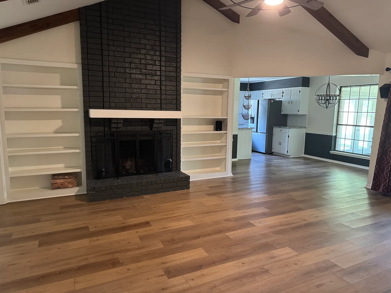 5407 Shasta Dr — Photo 2