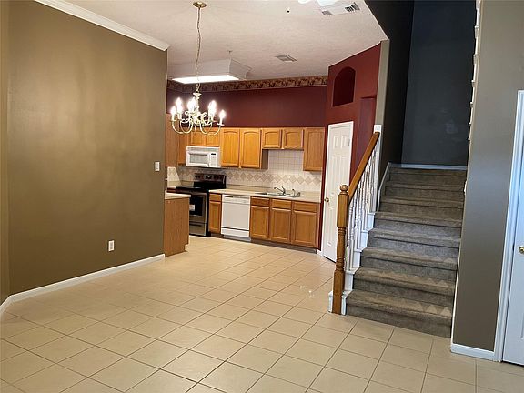 3rd image of 2710 Grants Lake Blvd Unit E5