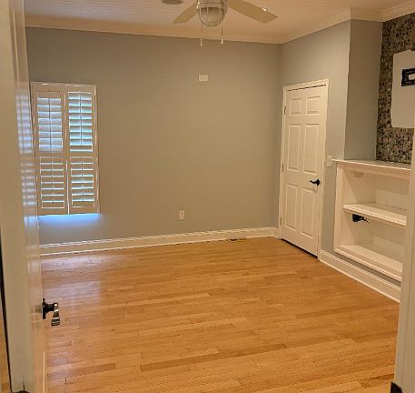 3rd image of 119 E West St APT 1