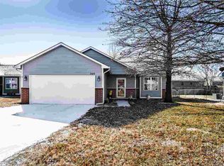 709 W Deerfield Cir, Valley Center, KS 67147