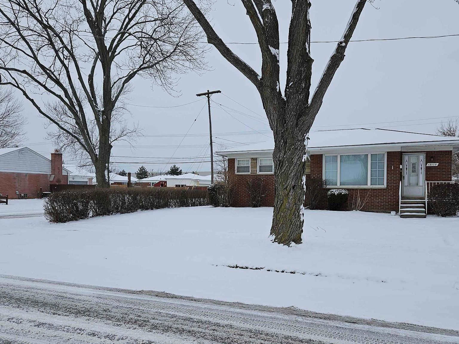 19115 Rock St, Roseville, MI 48066 Zillow