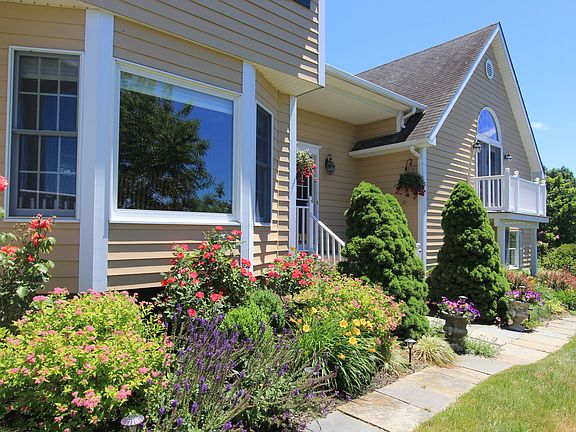 2nd image of 13 Equestrian Park Dr