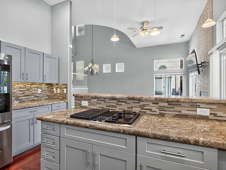 Kitchen. Granite countertops.