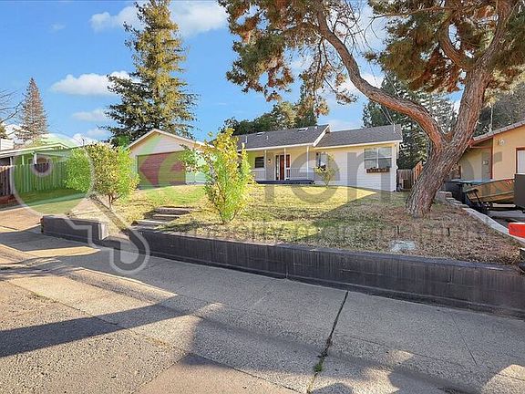 3rd image of 9338 Elm Ave