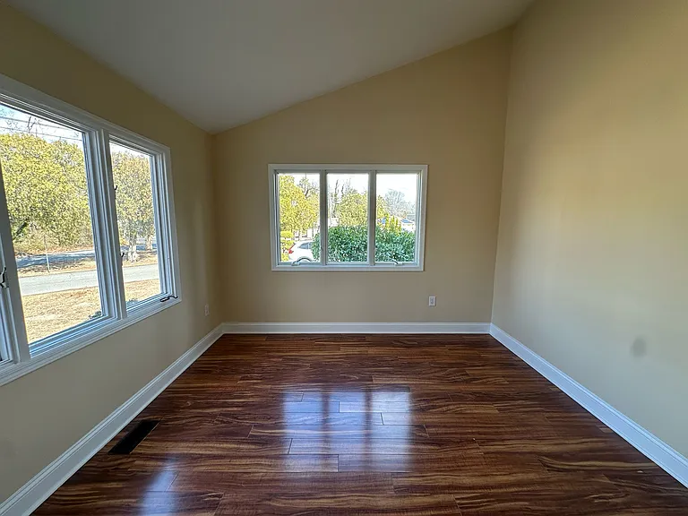 1749 Hillside Pl — Photo 17