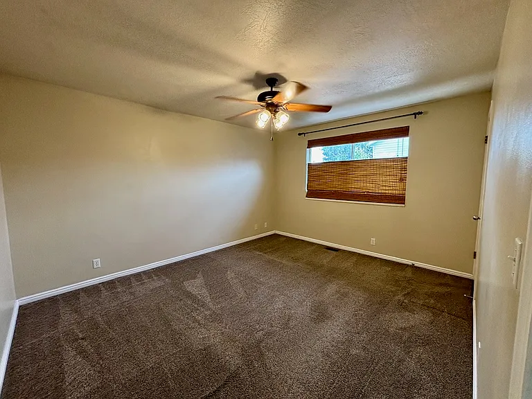 814 W Sweet Meadow Ln — Photo 11