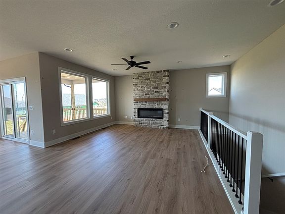 2nd image of 1825 Silver Maple Dr