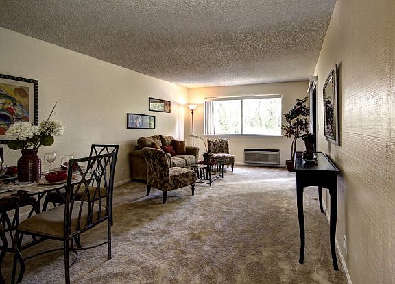 3rd image of 980 Kiely Blvd Unit 308