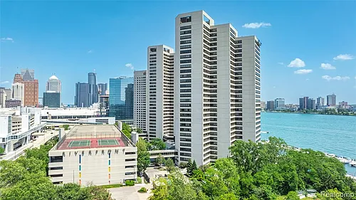 300 Riverfront Dr Photo 1