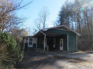 20 Carriage Ln, Highlands, NC 28741