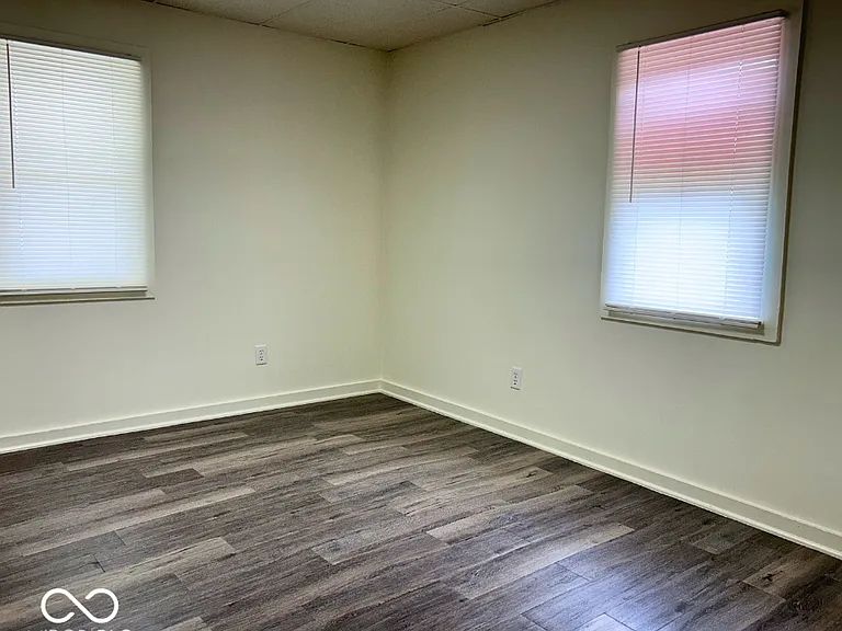 814 Powell St — Photo 13