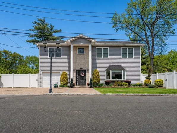 305 Woodvale Ave, Staten Island, NY 10309