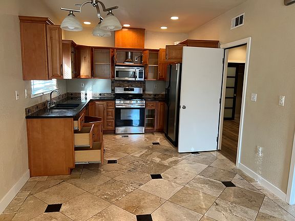 3rd image of 171 Lightner Ct #C
