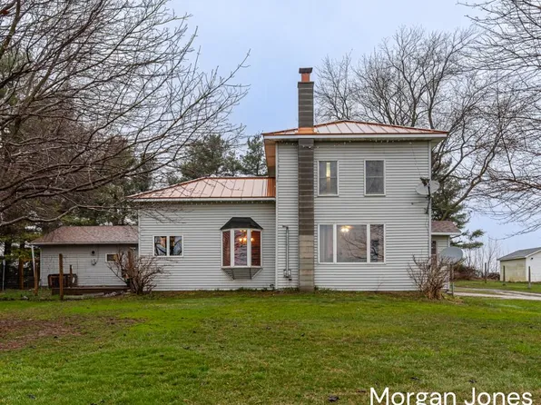 4402 Meade Rd, Belding, MI 48809
