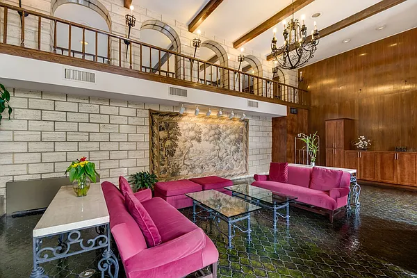 Sold by Owner | media 25